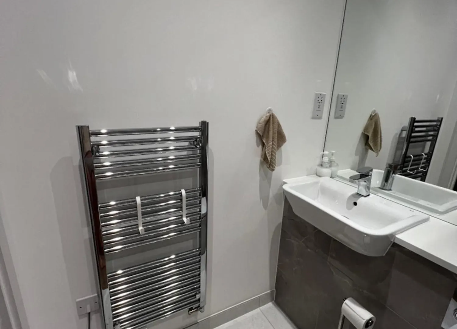 Private Ensuite Room Near London Dagenham Homestay