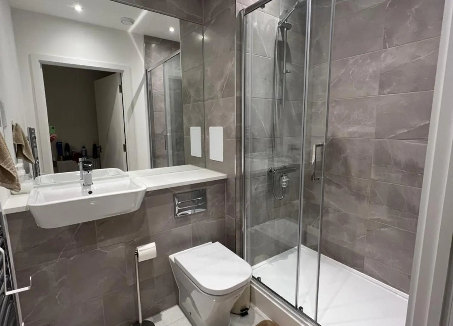 Homestay Private Ensuite Room Near London Dagenham